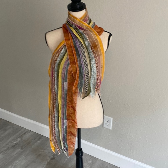 Accessories - Adorable silky scarf with different fabric strips